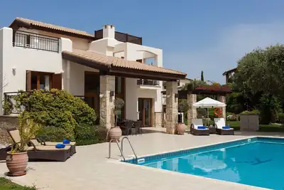 Image de Villas superieures Aphrodite Hills | Villa Superieure 0093 | Climatisation | 3 chambres | Paphos