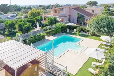 Image de Timparosa, villa avec piscine à 2 km de la plage de Punta Secca