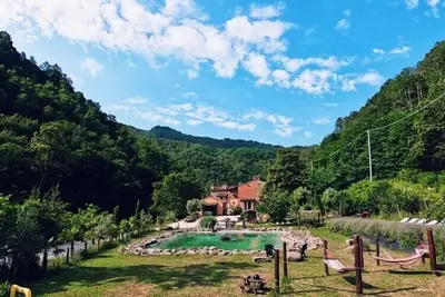 Image de The Valley of the Chestnut Trees - the Village