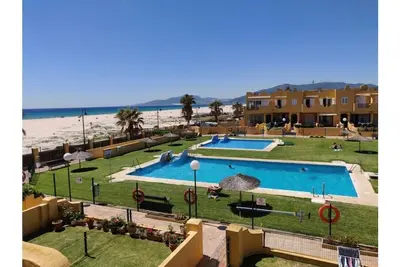 Image de 2 bed beach apartment