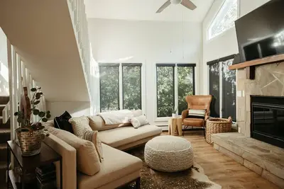 Image de Fully Renovated 5 bedroom duplex in between Vail and Beaver Creek