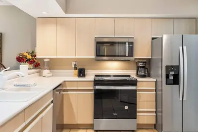 Image de Walk-in Golf Condo feat. All-Season Sunroom with Course View