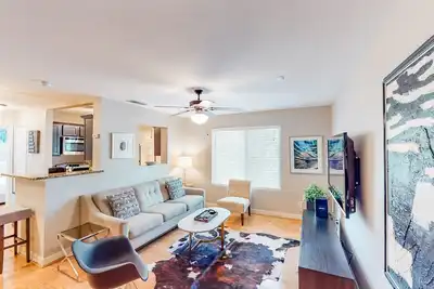 Image de Lovely Austin condo close to downtown with streaming, W/D, central Ac, & WiFi