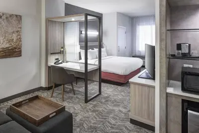 Image de Two Suites Fit for Families! Near Clearwater Country Club, Bar, Pool