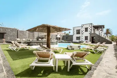 Image de Appartement confortable \"3\" avec terrasse, piscine communautaire et Wi-Fi