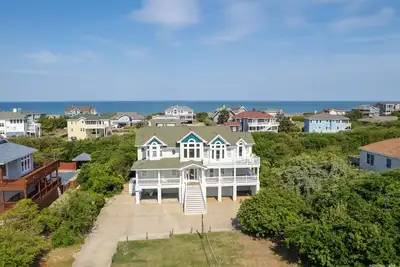 Image de Corolla Odyssey: Dog-Friendly, Elevator, Hot Tub, Private Pool