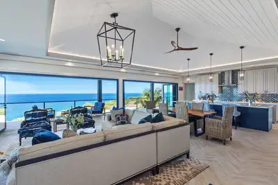 Image de Brand New Oceanfront Home - Enjoy Fabulous Sunsets & Whale Watching!