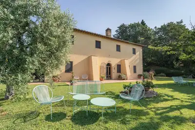 Image de Villa Spoianello, with infinity Pool in Chianti.