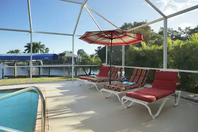 Image de Villa Dolphin Bay - at a canal with beautiful water view