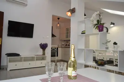 Image de Appartement de trois chambres prés de la plage Barbat, Rab (A-4973-a)