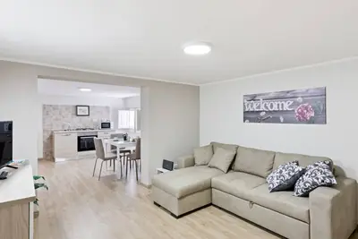 Image de Apt 5 minutes walk from Villa Bellini! x4