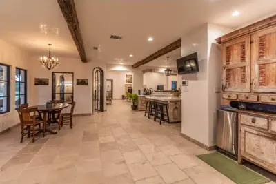 Image de 7 bedroom/ 5 bathroom lodge for Bader Ranch Dove Hunts