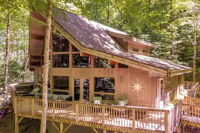 Image de Gait to Paradise - 15 minutes to Boone, hot tub, completely private, creek in back yard