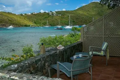 Image de Gallows Point 15a, Blue Orchid Suite - Oceanfront Elegance, 5-Star Amenities