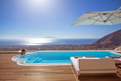 Image de Elite Santorini Villa | 5 Bedroom Villa | Private Pool & Beautiful Sea Views | Pyrgos