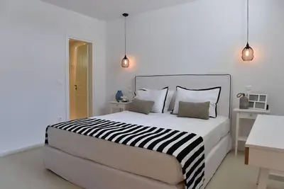 Image de Élégante Villa Paros | Villa lune de miel | Spa extérieur | Vue sur la mer | Sainte Marie