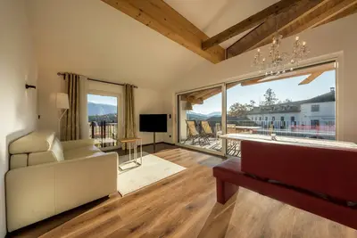 Image de Appartement \"Berg und Tal - Schlosserhaus 31\" avec balcon et vue sur les montagnes