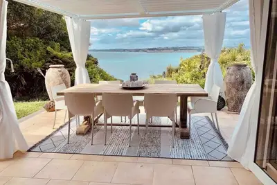 Image de Cliff top beach house with hot tub and plunge pool