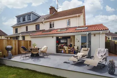 Image de Littlefields – Stylish Family Cottage with Huge Garden & Spa, Seaton