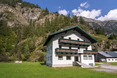 Maison individuelle avec abri à skis et à vélos