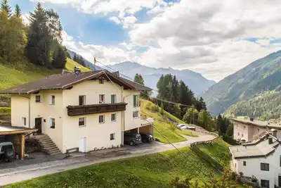 Image de Appartement spacieux à la lisière de la forêt