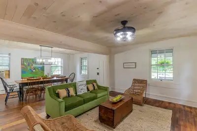 Image de Renovated Farmhouse 1mile from the Beaver Stadium