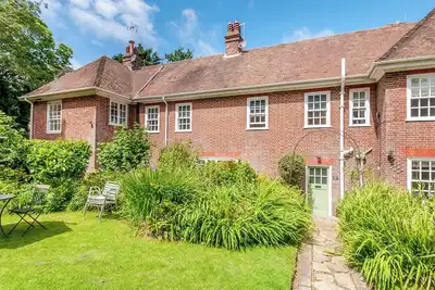 Image de Woodlands By The Sea Cottage, pet friendly, with a garden in Sholden