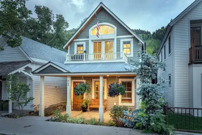 Image de Lift 8 Lodge - Gondola District Townhome, Excellent Location! Ski In/Out
