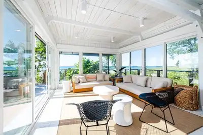 Image de 2026 Now Open! Lakefront Home With Private Beach! !