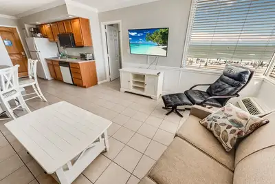 Image de Oceanfront Corner, Low Floor, Ocean Annies, Pools!