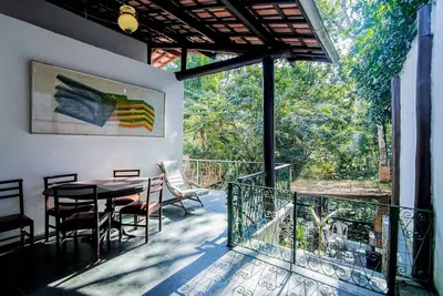 Image de Beautiful House With 5 Suites - Private Waterfall - Only 1 km from the Beach