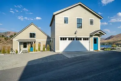 Image de Welcome to Rose All Day and Wine Not at The Lookout at Lake Chelan