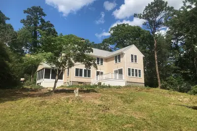 Image de 111 Popple Bottom- Newly remodeled, central a/c, private pond beach access
