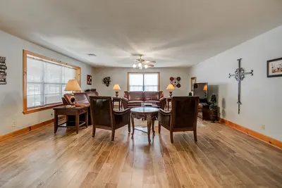 Image de 6bdrm Walk to Beach or Marina! Swim, Fish, Launch!