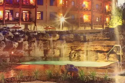 Image de Villa w/ Hot Tub, Balcony - Porch. Breathtaking view. 10 miles from Branson