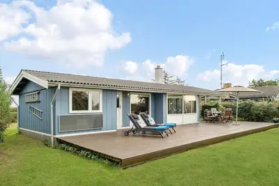 Image de Belle maison de 2 chambres à Fejø