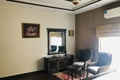 Image de Royal Exective Bed Room Dha Phase 3 Lahore