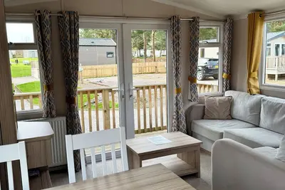 Image de The Trout Van - Beautiful, luxury static caravan