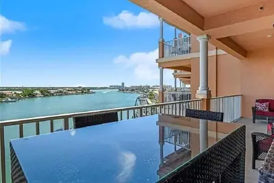 Image de Perfect Cb Location - 6th Floor Condo - Beautiful Waterfront View - 3 bed/2 bath