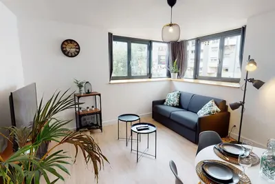 Image de hallesgare 1 free parking up to 4