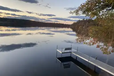 Image de Lakeside house with a separate bunkhouse