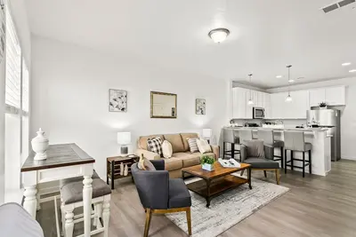 Image de Upscale Condo | By The Village & Boise Mall (75)