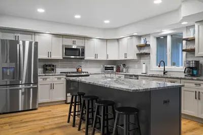 Image de Book that Family Trip! Our home is just what you're looking for!