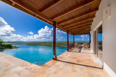 Image de 5 Bed Luxury Villa with Private Pool, Beach Access, Outdoor Bbq & Stunning Views