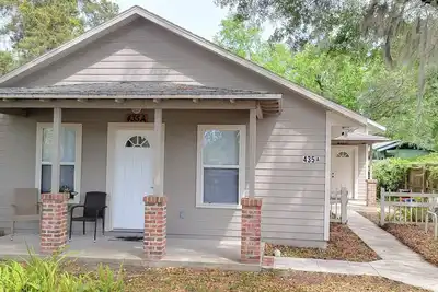 🌟 Modern House Minutes from Downtown Gainesville, Uf, Va & More! 🏡✨
