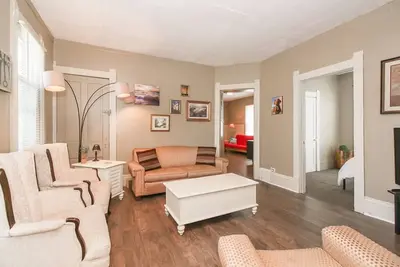 Image de Large Cleveland Getaway, 5 Beds, Near Beach & City