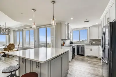 Image de 3301 SeaCrest ~ Corner Villa with Panoramic Ocean Views! Completely Updated!