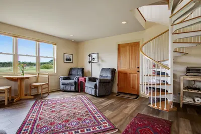 Image de Charming cottage w/ dramatic views and fireplace. Ideal location