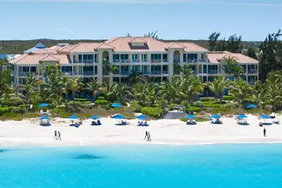 Image de Villa 105 I 2 Br Beachfront Luxury 2 Bed Condo At Villa Renaissance