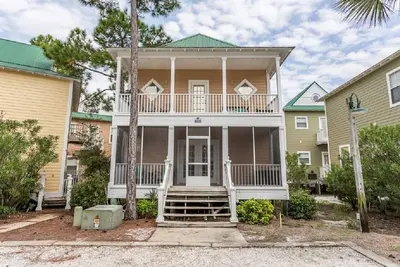 Image de Great vacation get away. Private 2-Story, 2-Bedroom Villa, Cottage #3b